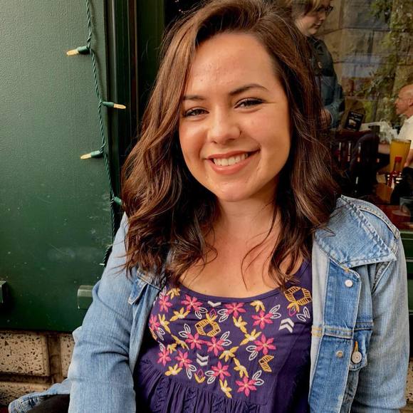 Meet your Posher, Alyssa - Picture 1 of 1